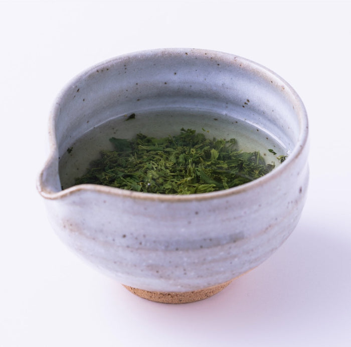 Preparing different teas in the Tea Bowl with Serving Spout